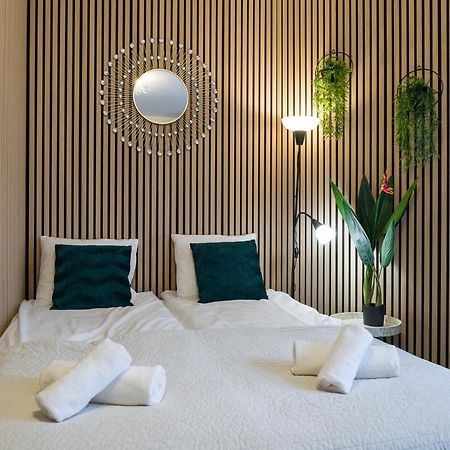 Modern Apartment In Best Location Krasków Exterior foto